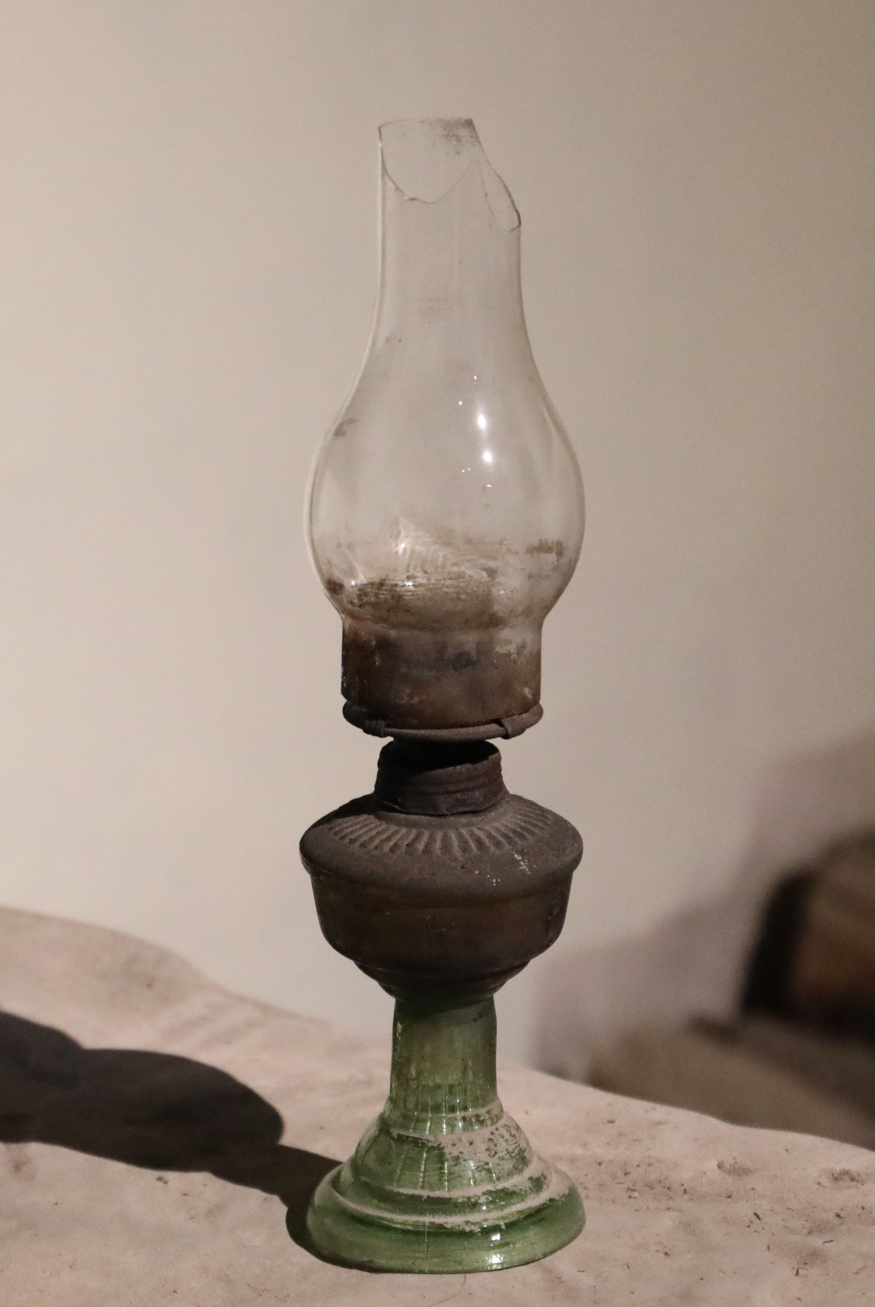 江津陈独秀旧居陈列馆-“增产节约”带罩煤油灯